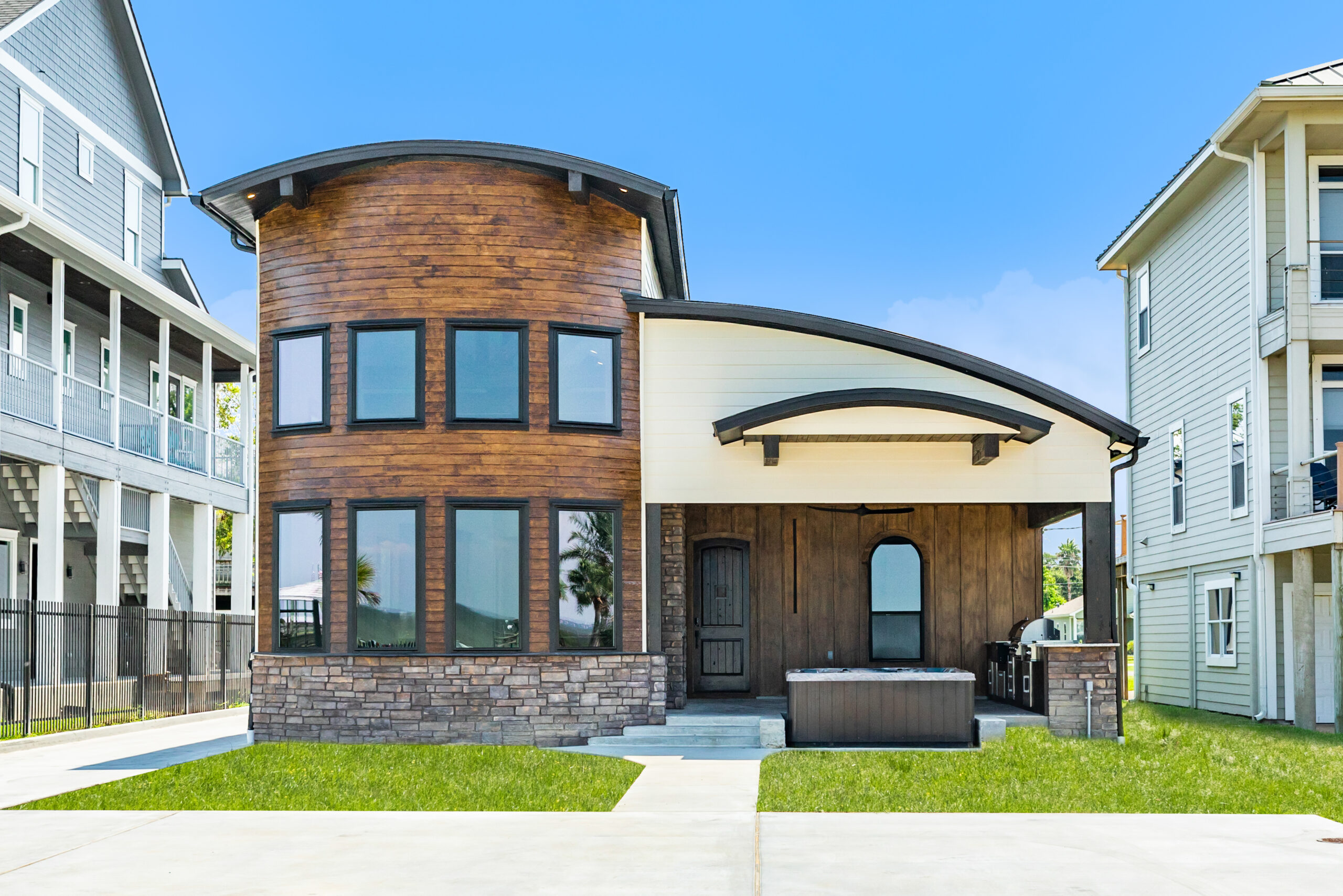 Read more about the article San Leon Custom Home